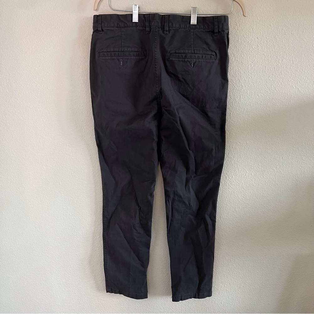 Grey chino shorts. 31 - Picture 3 of 5